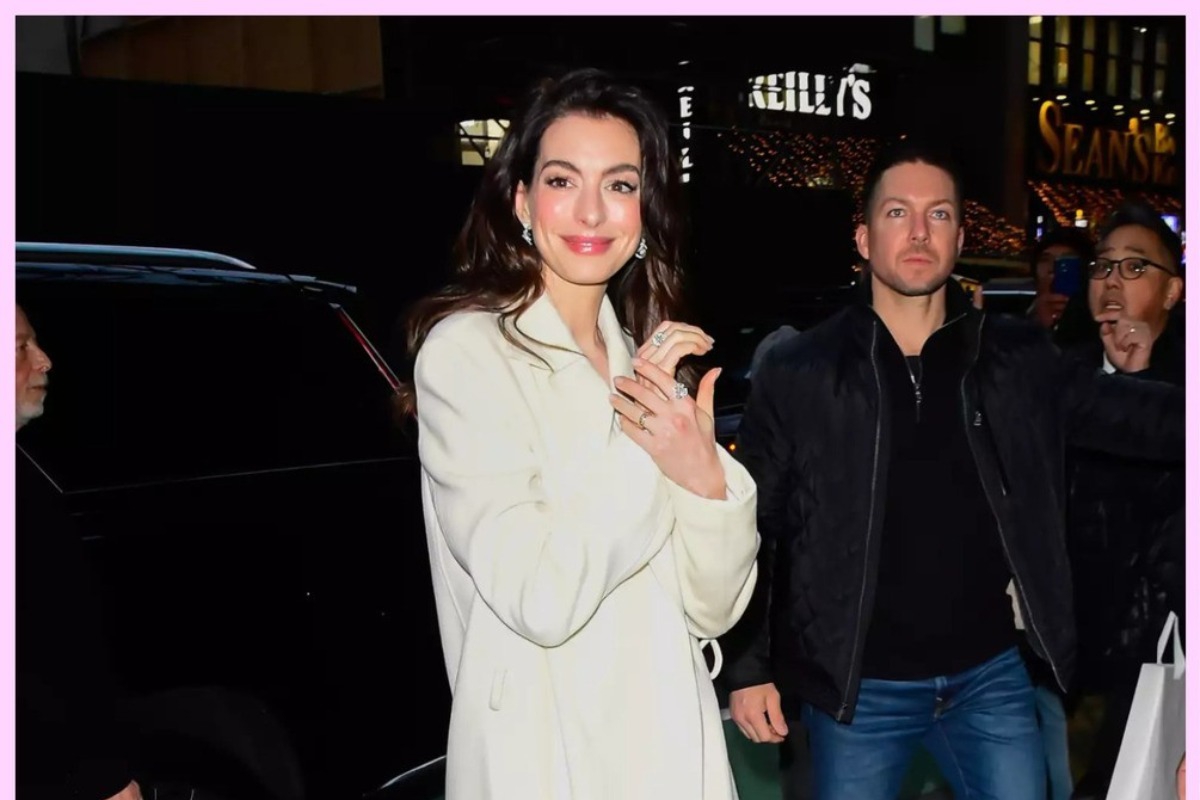 Βρήκαμε τα τέλεια παπούτσια για το ρεβεγιόν με έμπνευση από την Anne Hathaway