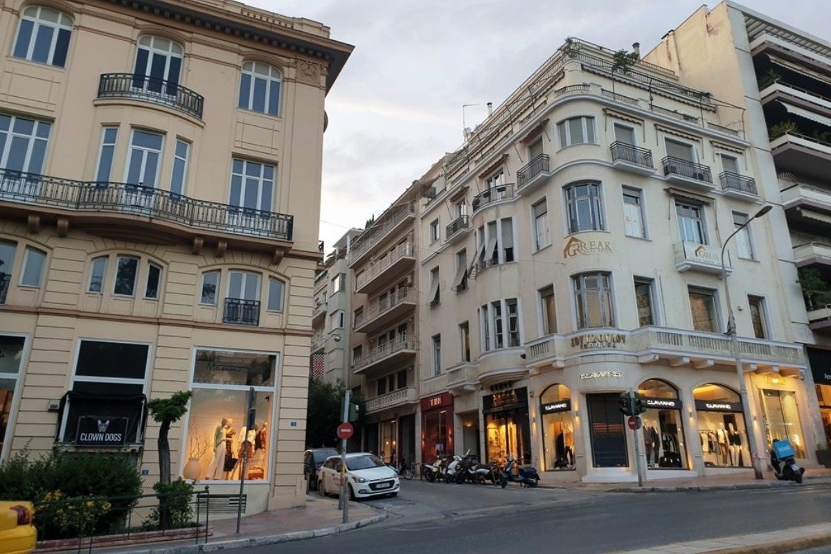Κολωνάκι: Γνωστός επιχειρηματίας «φέσωσε» όλη την περιοχή και εξαφανίστηκε