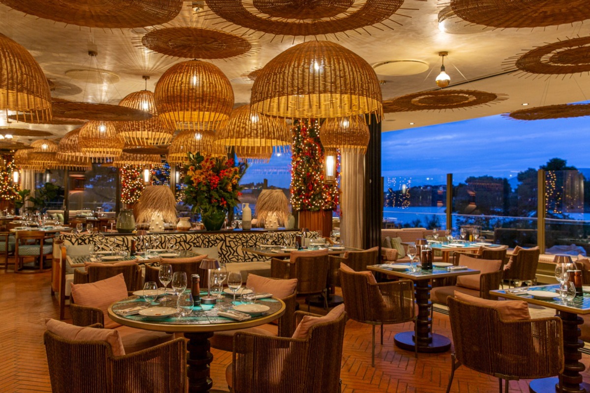 To Beefbar Athens έβαλε ξανά τα γιορτινά του και σας περιμένει για την πιο όμορφη εποχή του χρόνου!