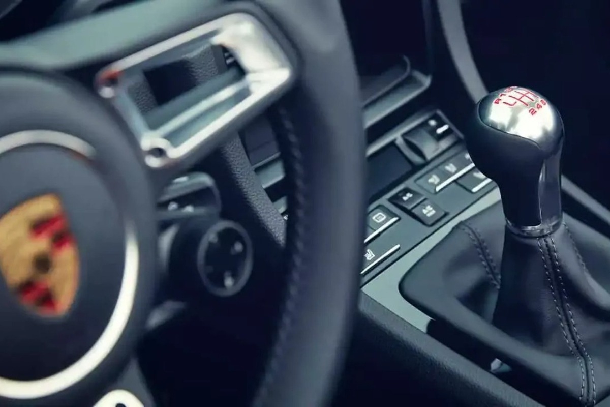 Πήγαν να ληστέψουν μια Porsche αλλά κατέληξε σε φιάσκο και .. έγιναν ρεζίλι