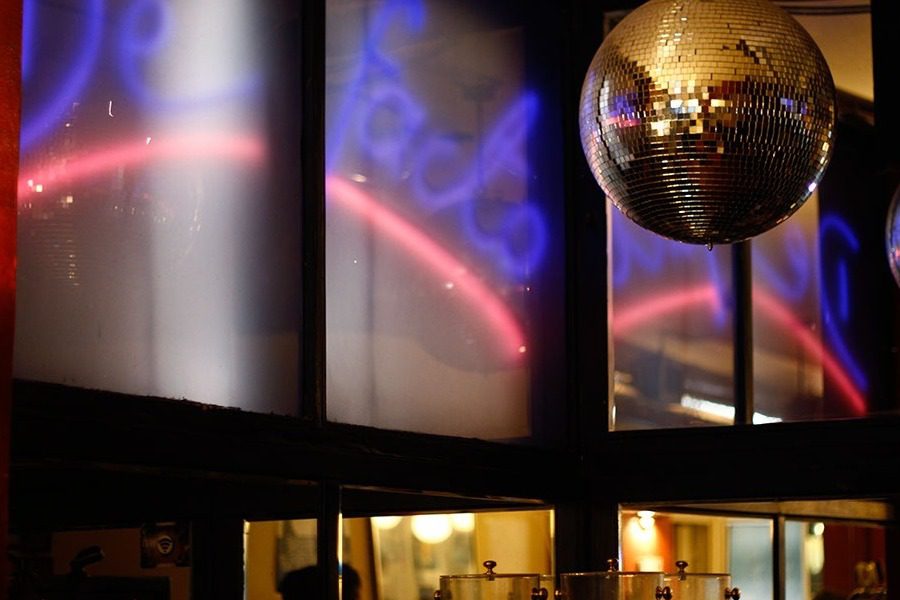 Θρυλικά μπαρ της Θεσσαλονίκης που ζουν πάνω από 25 χρόνια