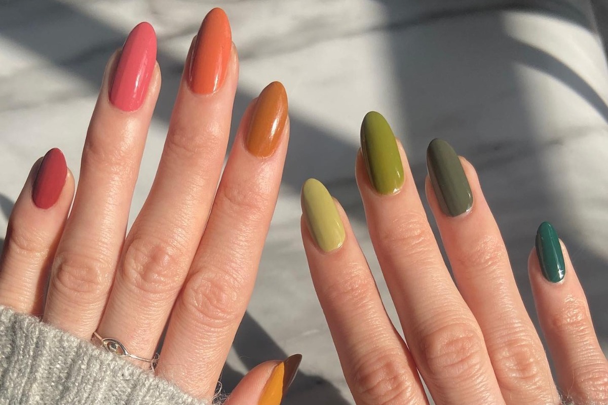 Αυτό το χρώμα στα νύχια θα το δεις παντού τώρα το φθινόπωρο