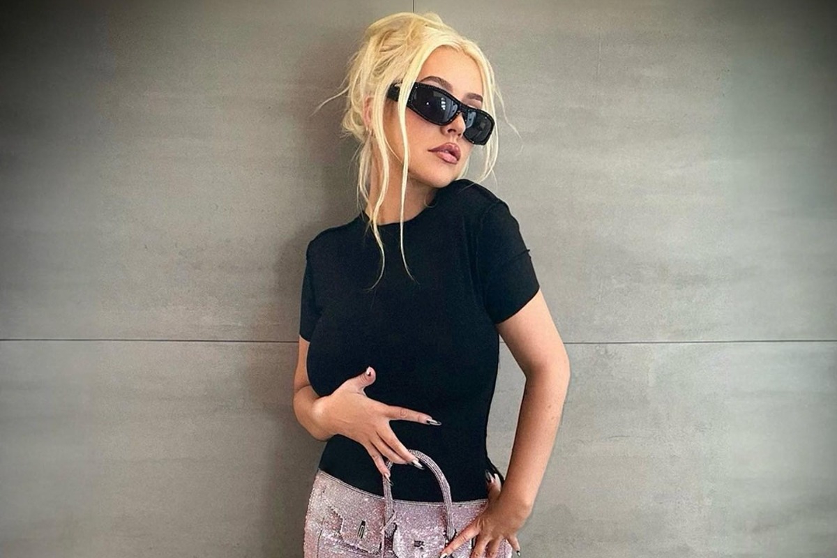 Απίστευτα sexy με κατάξανθα, κοντά μαλλιά η Christina Aguilera στα 42 της