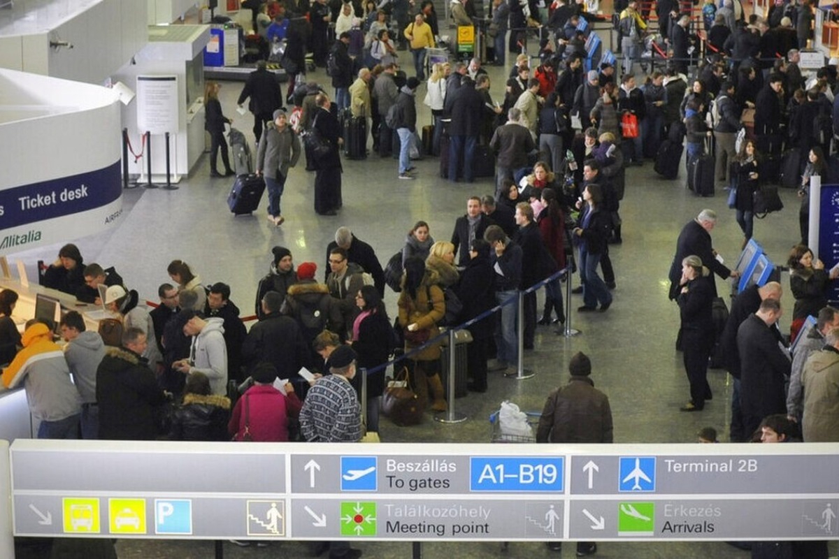 Βουδαπέστη: Μαρτυρία Έλληνα από το αεροδρόμιο – «Μείναμε νηστικοί όλο το βράδυ, ήμασταν παρατημένοι»