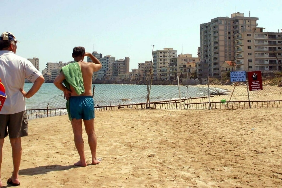 Κύπρος: Επιχειρηματίας ισχυρίζεται ότι ανοίγει τρία ξενοδοχεία στα περίκλειστα Βαρώσια