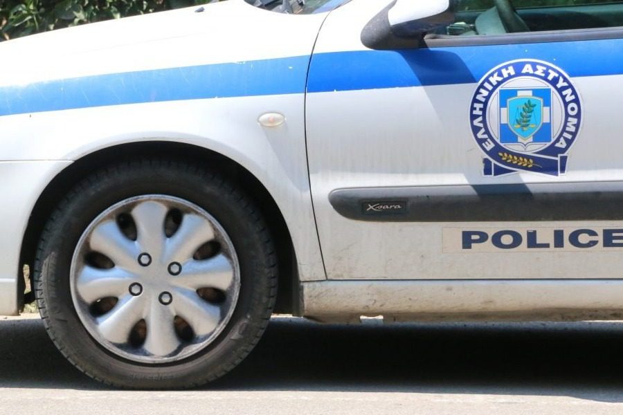 Βούλα: Συνελήφθη γνωστός συγγραφέας για χρέη προς το Δημόσιο