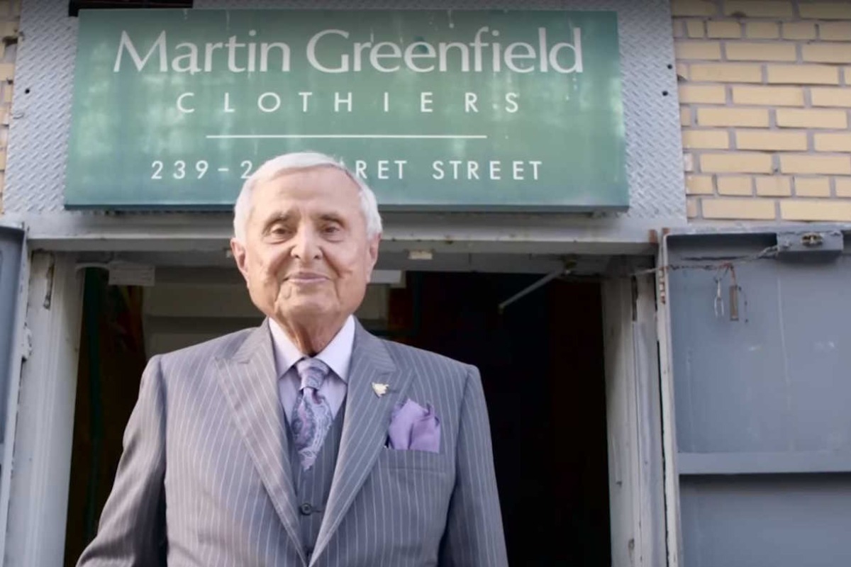 Πέθαvε στα 95 ο Μάρτιν Γκρίνφιλντ που επέζησε από το Ολοκαύτωμα για να γίνει ο ράφτης προέδρων και σταρ
