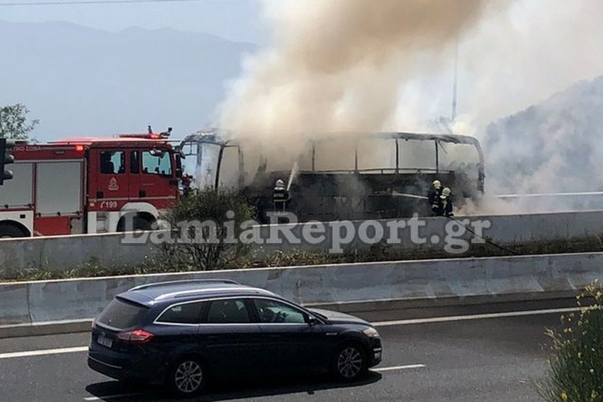 Στυλίδα: Λεωφορείο πήρε φωτιά ‑ Σώοι οι επιβάτες