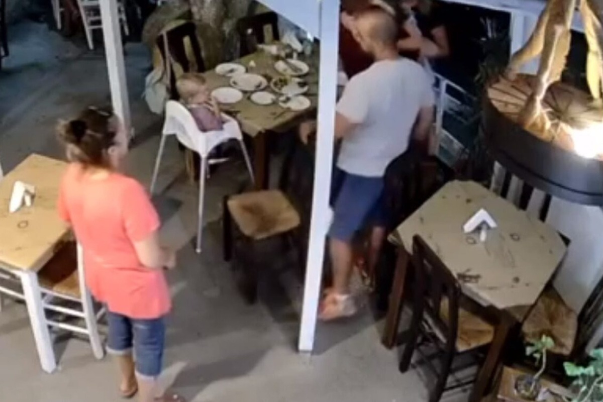 Κρήτη ‑ Βίντεο σοκ: Έσωσε μικρό κοριτσάκι από βέβαιο πνιγμό σε ταβέρνα