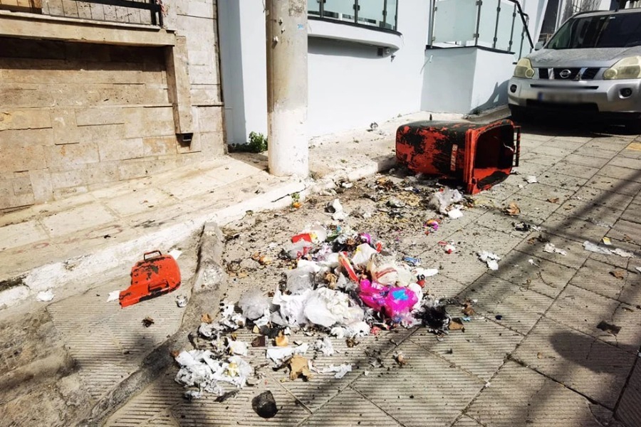Αγία Βαρβάρα: Έκρηξη χειροβομβίδας προκάλεσε φθορές σε αυτοκίνητα