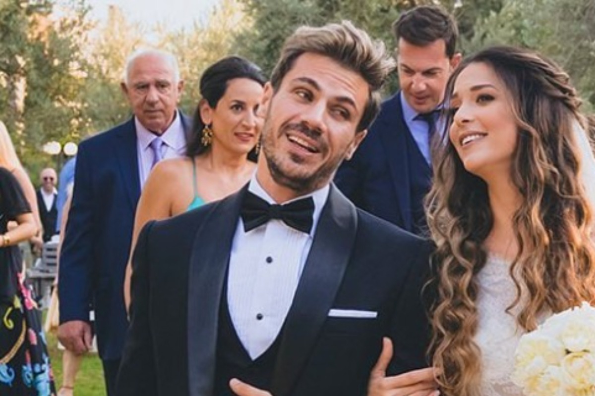 Βαφτίσια για την κόρη του Πετρετζίκη ‑ Ποιο σπάνιο όνομα της έδωσαν;