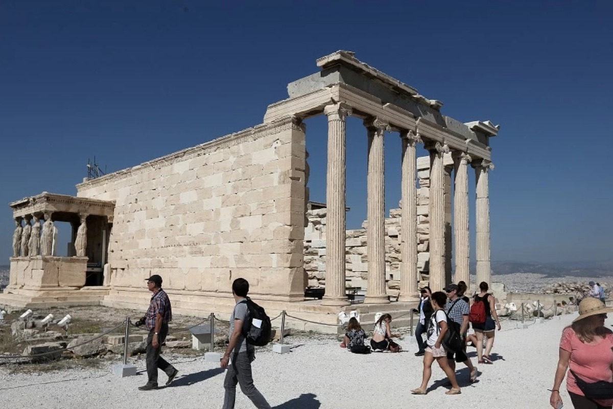 Επαναπατρίζεται από τη Γαλλία μετά από 93 χρόνια θραύσμα που ανήκε στο Ερέχθειο της Ακρόπολης