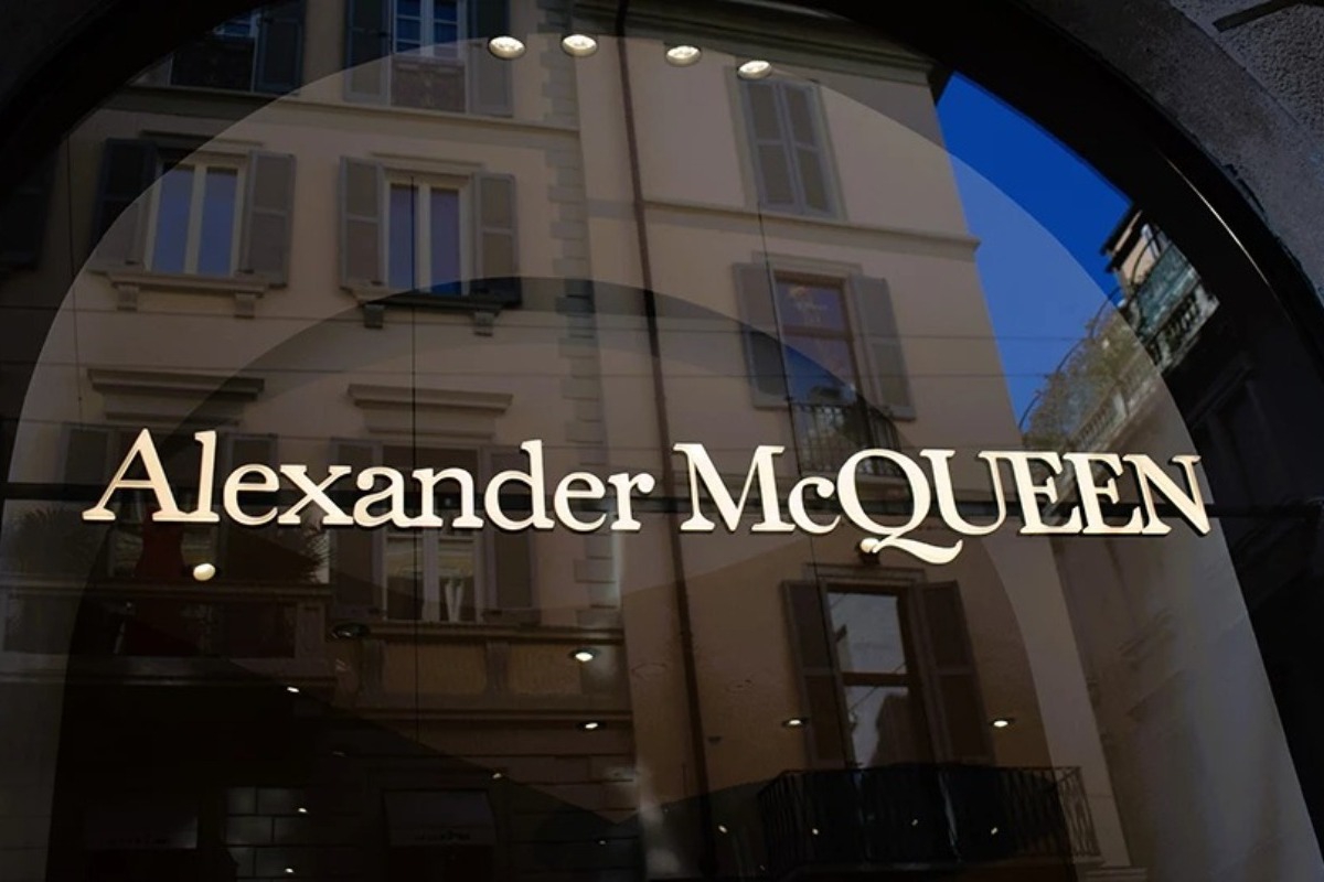 Νέος διευθυντής δημιουργικού του οίκου μόδας Alexander McQueen ο Seán McGirr