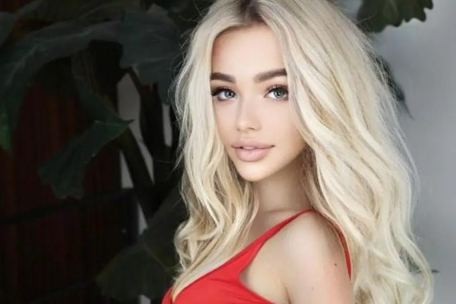 Το κουνελάκι του Playboy που είχε σχέση με τον Βέρμπιτς παραδέχτηκε ότι είναι με ποδοσφαιριστή του Ολυμπιακού