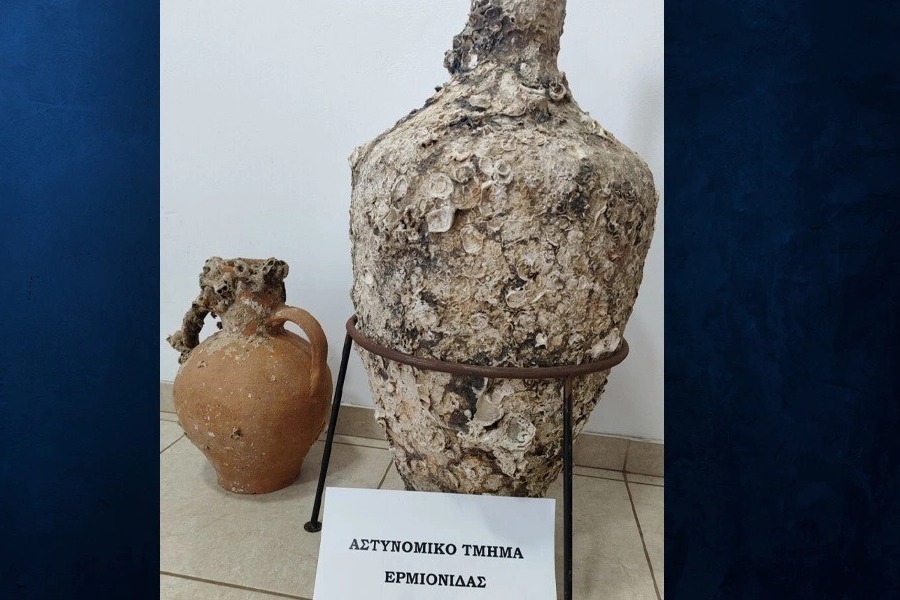 Αργολίδα: 65χρονη στόλισε με αρχαίους αμφορείς το σπίτι της