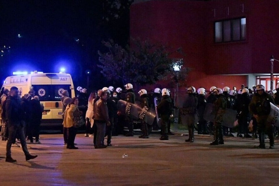 Επεισόδια στον Ρέντη: Το νέο ιατρικό ανακοινωθέν για τον 31χρονο αστυνομικό