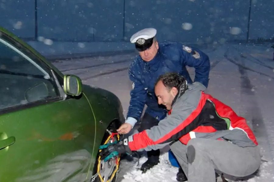 Αντιολισθητικές αλυσίδες: Πότε και πώς τις βάζουμε