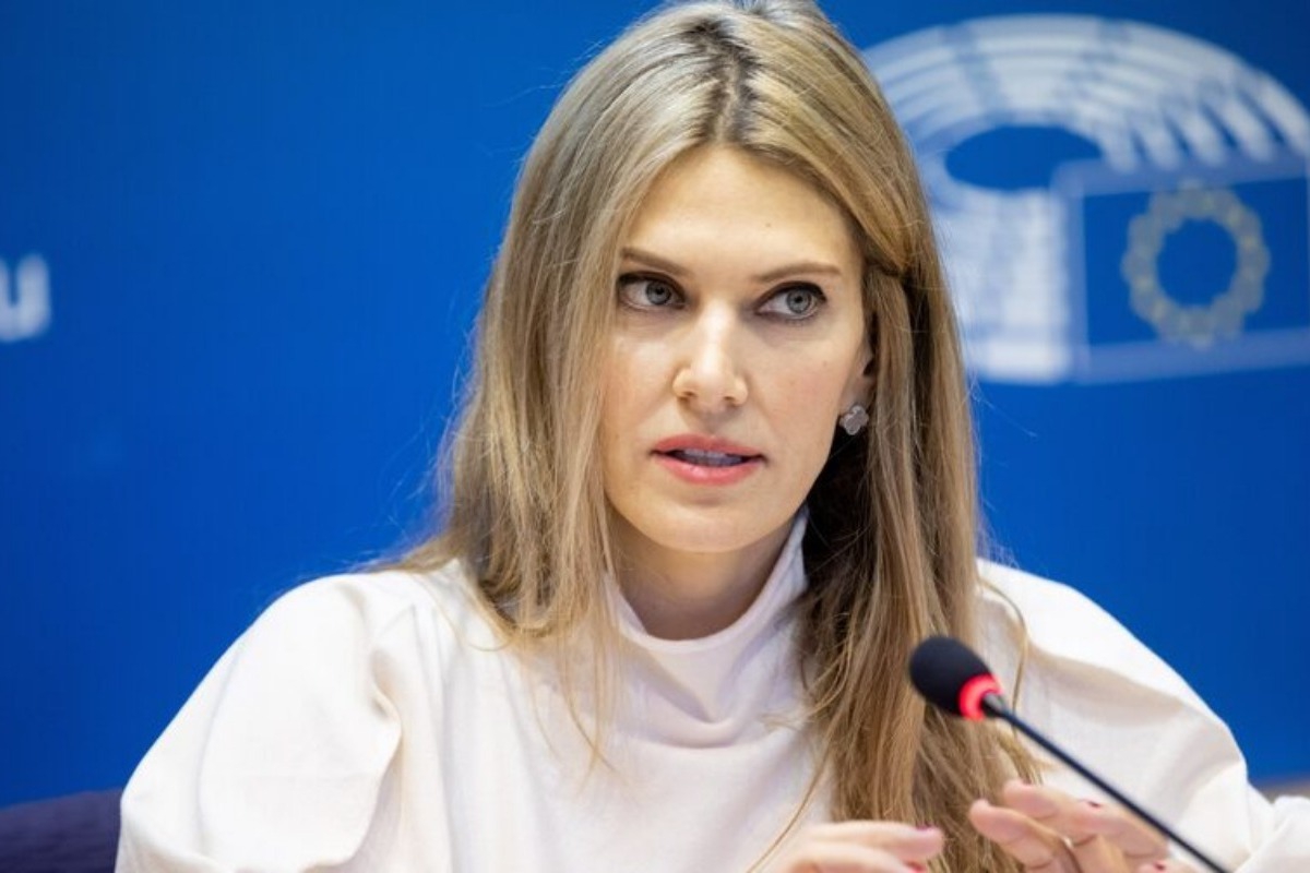 Πληροφορίες ότι η Εύα Καϊλή αφήνεται ελεύθερη με βραχιολάκι