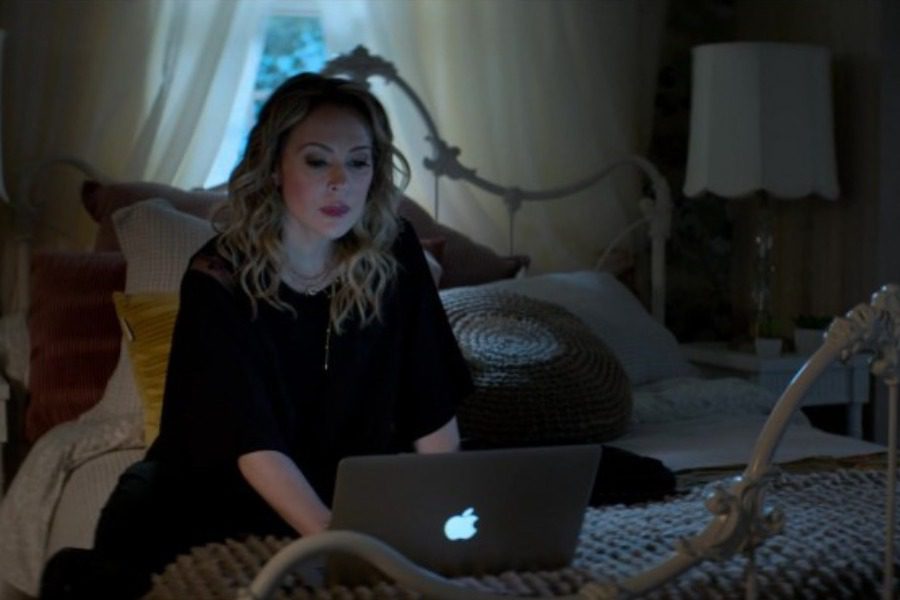 Το αστυνομικό μυθιστόρημα του `80 που έγινε ταινία στο Netflix και θα τη λατρέψεις