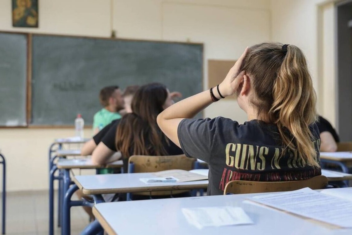 Το μήνυμα μαθήτριας που δίνει πανελλήνιες προς τους ενοίκους της πολυκατοικίας που έγινε viral