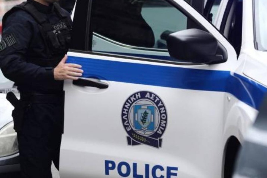 Θεσσαλονίκη: Ποινή φυλάκισης σε άντρα που κυκλοφορούσε με σπαθί και ρούχα παραλλαγής