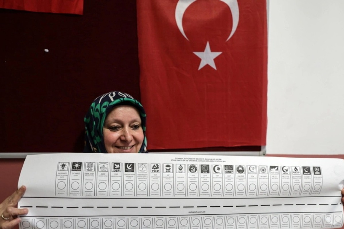 Τουρκία: Το ψηφοδέλτιο της Κωνσταντινούπολης έχει μήκος… 1 μέτρο!