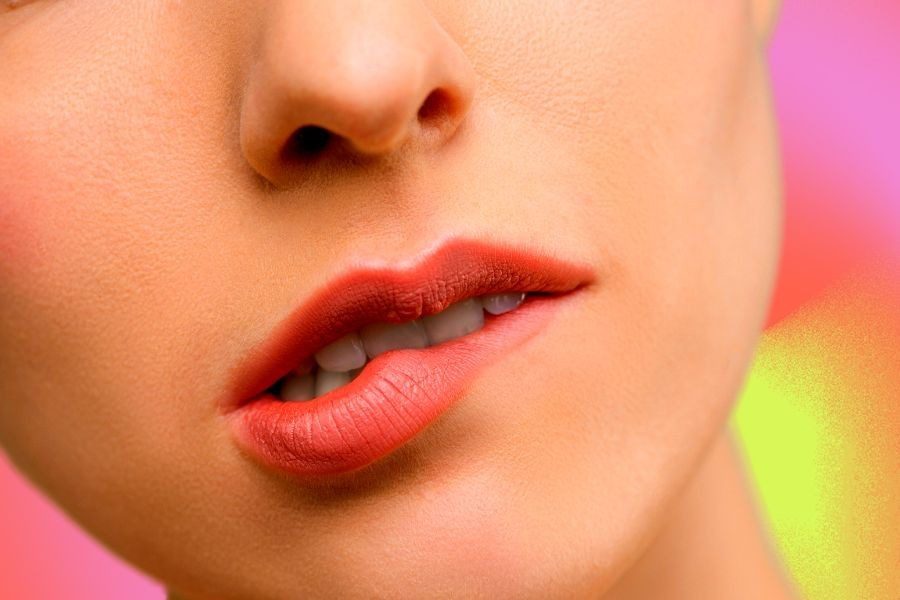 Δαγκώνεις τα χείλη σου; Ξέρουμε γιατί