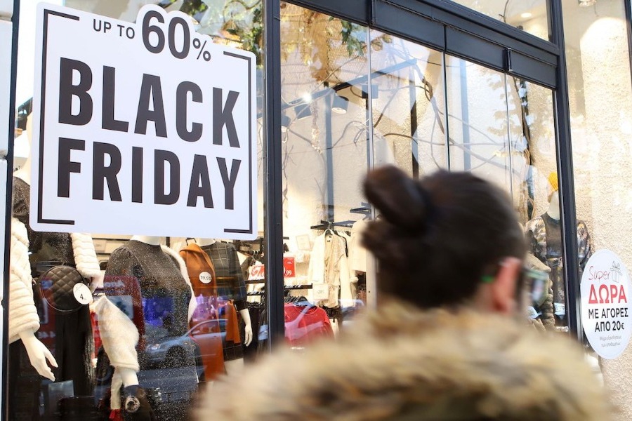 «Έρχεται» η Black Friday ‑ Οι Κυριακές του 2023 που θα είναι ανοιχτά τα καταστήματα