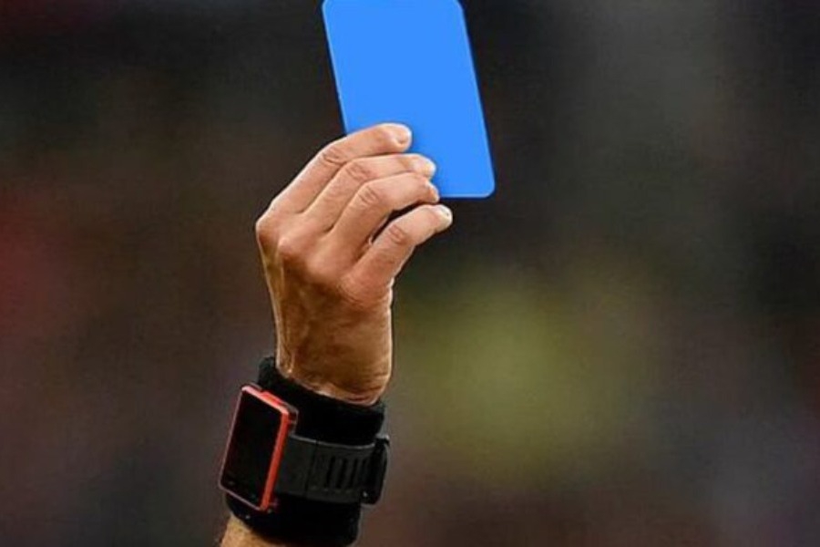 Οριστικό: Έρχεται η μπλε κάρτα στο ποδόσφαιρο, αυτές είναι οι δύο παραβάσεις που θα φέρνουν δεκάλεπτη αποβολή
