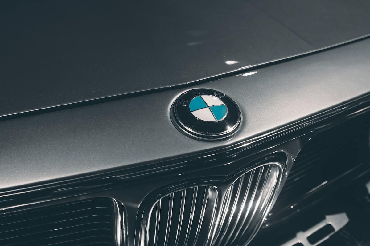 Σήμερα έμαθα: Τι σημαίνει το σήμα της BMW;