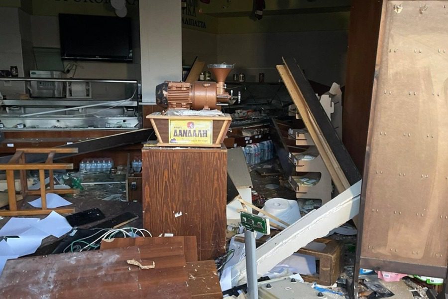 Νέα Ερυθραία: Ισοπεδώθηκε παντοπωλείο μετά την ισχυρή έκρηξη ‑ Δείτε βίντεο