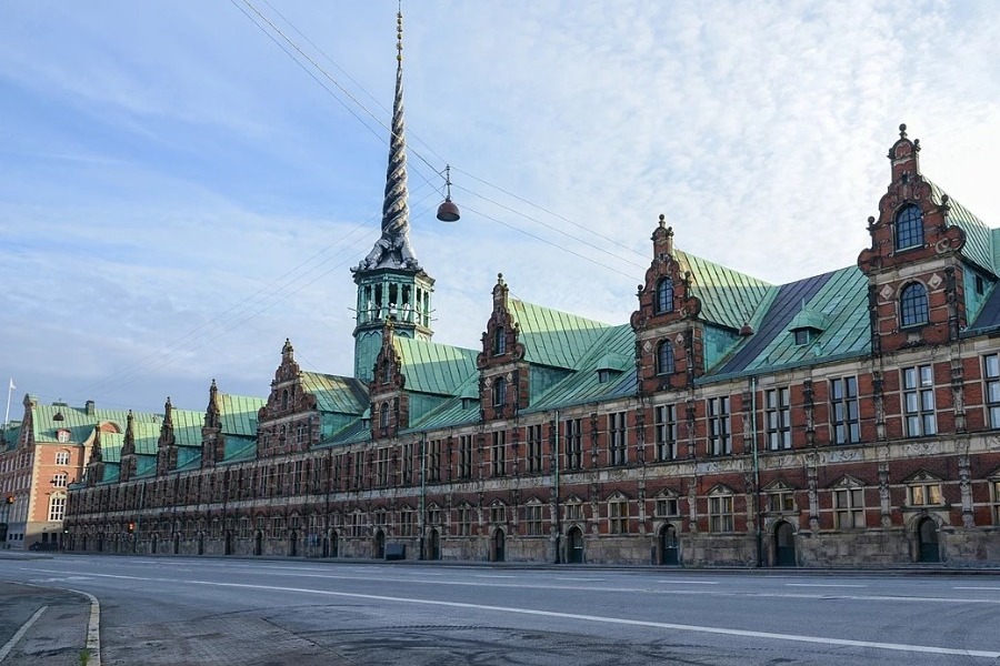 Η ιστορία του Παλιού Χρηματιστηρίου της Κοπεγχάγης που κάηκε ολοσχερώς