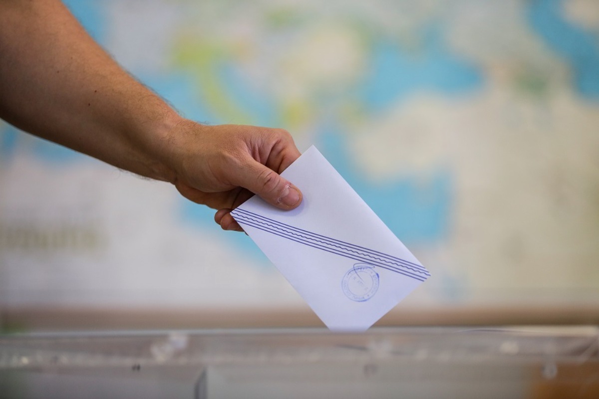 Τελικά Exit Poll: Και τρίτο κόμμα διεκδικεί την είσοδο στη Βουλή