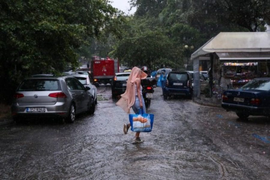 Έκτακτο δελτίο επιδείνωσης καιρού ‑ Καταιγίδες, κεραυνοί και χαλάζι