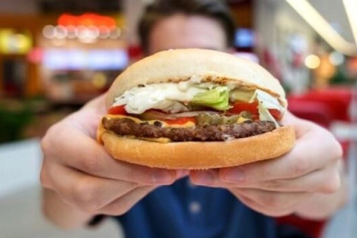 Το φθηνότερο cheeseburger του κόσμου: Μεγάλη αλυσίδα τα προσφέρει με μόλις 1 cent