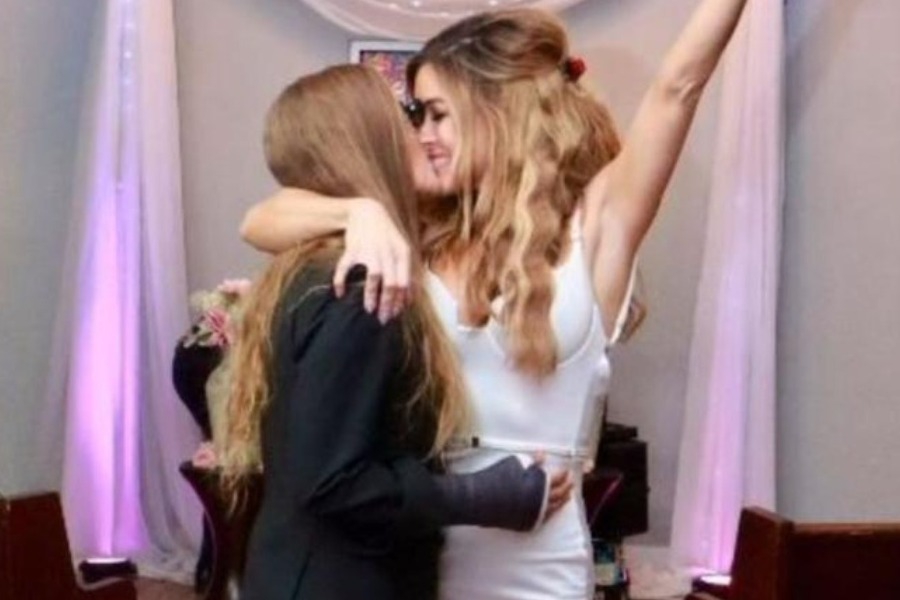 Η Chrishell Stause παντρεύτηκε την αγαπημένη της και είμαστε σε σοκ