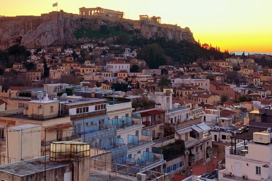 Αυτά τα προφίλ στο Instagram αποθεώνουν την αστική ομορφιά της Αθήνας