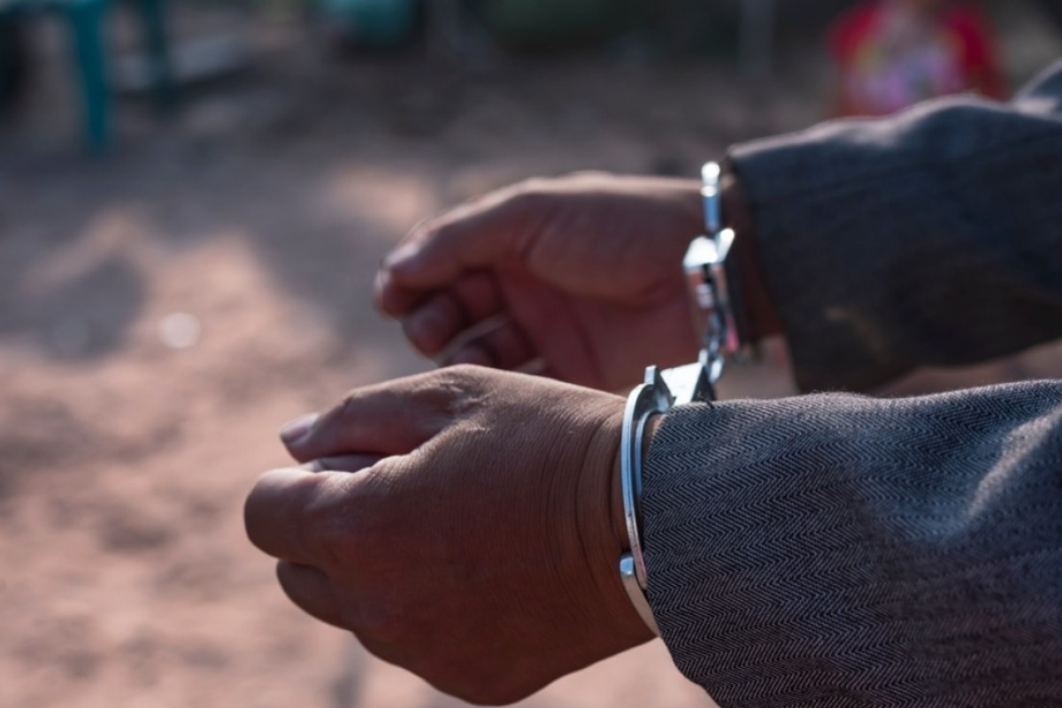 Σοκ: Συνταξιούχος εκπαιδευτικός ασέλγησε σε ανήλικη που κοιμόταν στο μάθημα