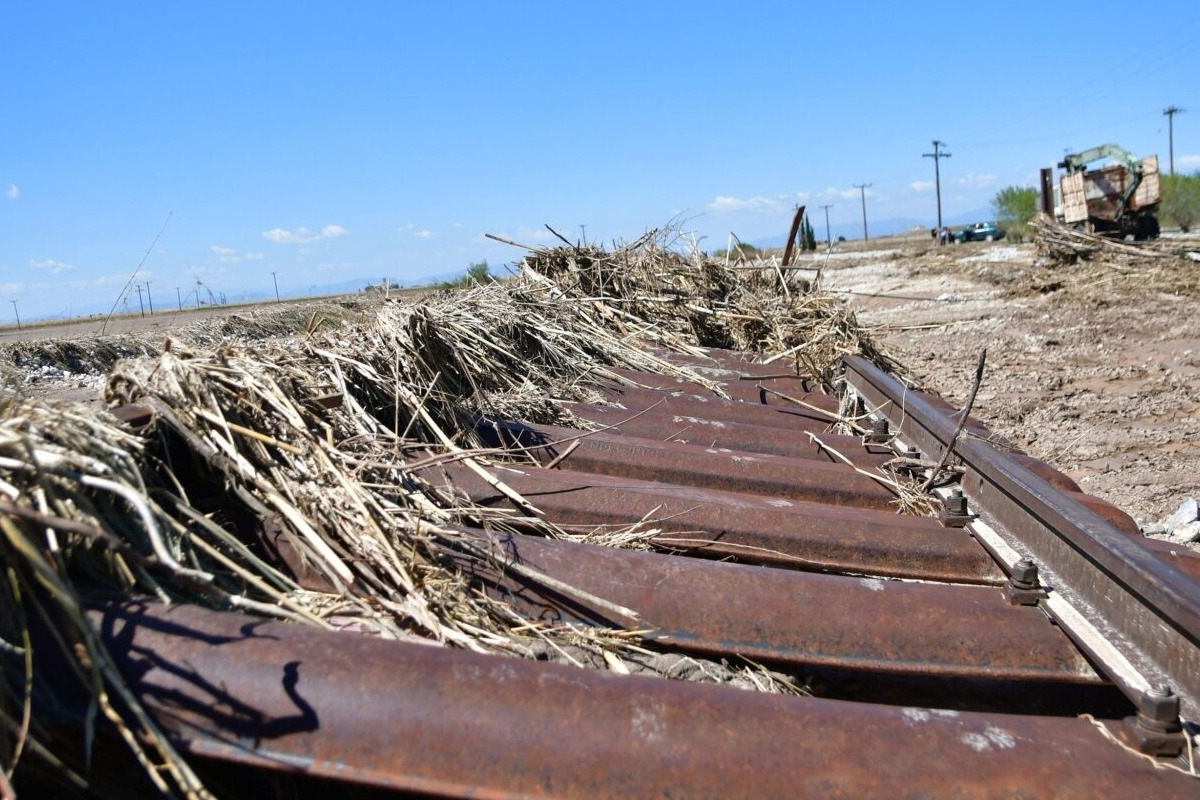 Τεράστιες ζημιές στο σιδηροδρομικό δίκτυο στον Βόλο – Αλλοιώθηκαν οι γραμμές