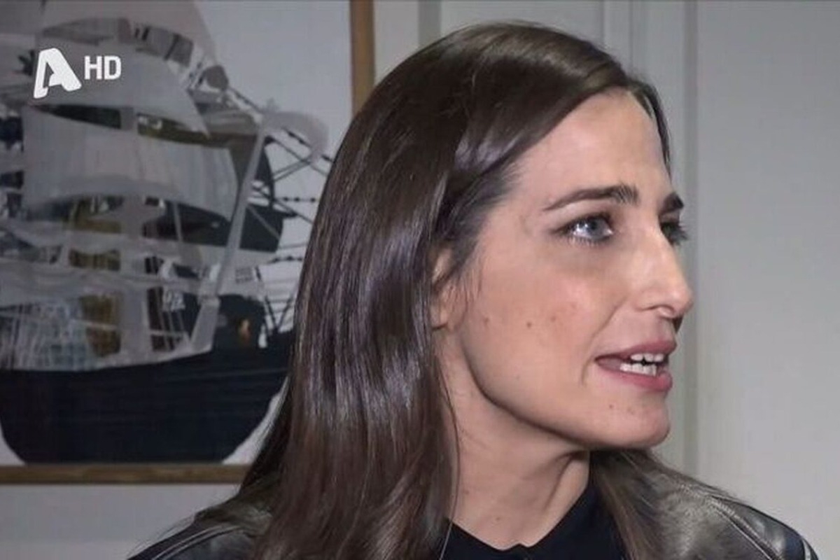 Δώρα Αναγνωστοπούλου: «Ο Στέφανος Κασσελάκης πουλάει θέαμα όμως πρέπει να υπάρχει και ουσία»