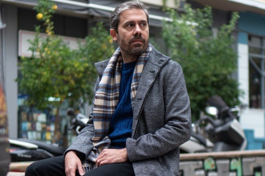 Αrchaeostoryteller: Ο Θεόδωρος Παπακώστας είναι ο πιο κουλ αρχαιολόγος που γνωρίσαμε ποτέ