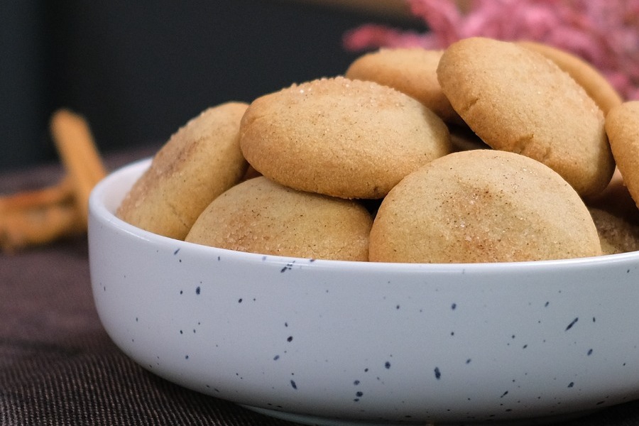 Πεντανόστιμα μπισκότα κανέλας με μόνο 4 υλικά έτοιμα σε 10 λεπτά