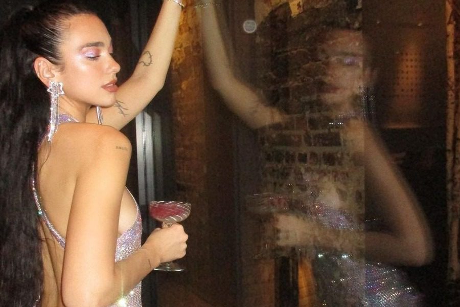 Dua Lipa: Δοκίμασε αυτήν την τάση στα νύχια και θέλουμε κι εμείς
