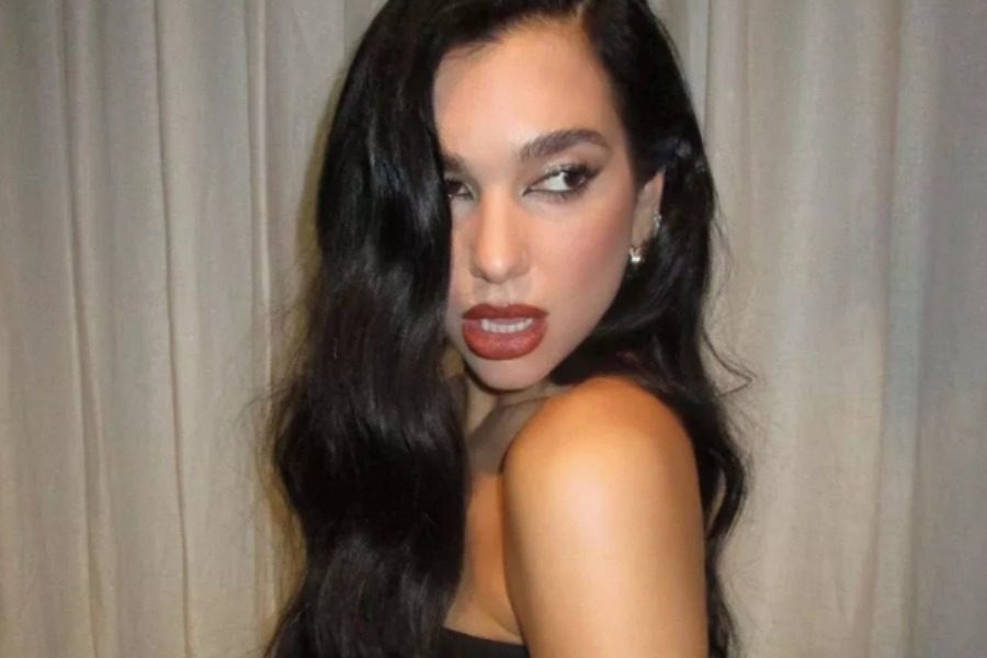 Η τάση «Revenge Makeup» στο TikTok υπόσχεται να κάνει τον πρώην σου να το μετανιώσει