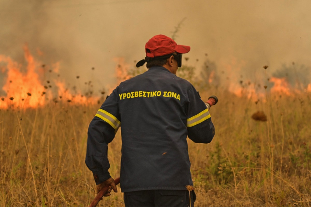 Έβρος: Σε πύρινο κλοιό για 14η ημέρα ‑ Εφιαλτική νύχτα στο Σουφλί
