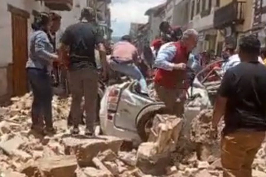 Ισχυρός σεισμός στον Ισημερινό