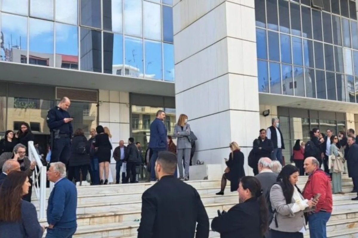 Φωτιά στο Εφετείο: Εκκενώθηκε το κτίριο