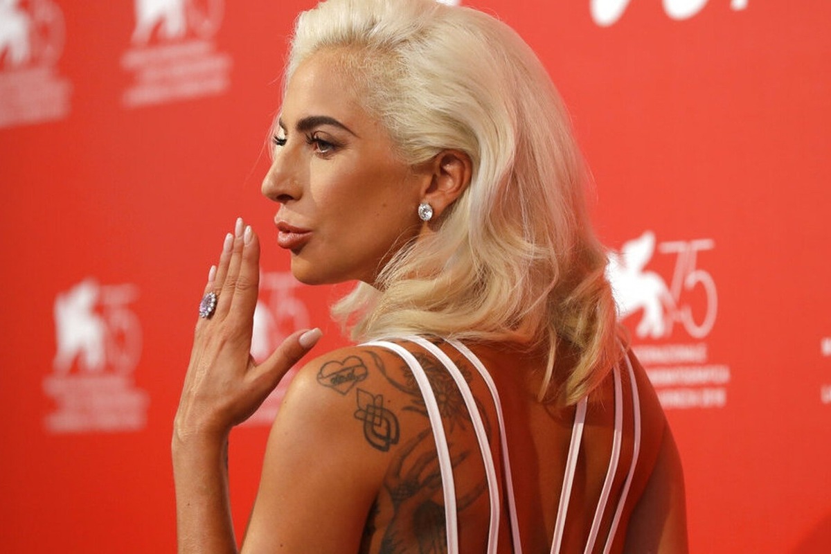 Lady Gaga: Τι απάντησε στις φήμες περί εγκυμοσύνης