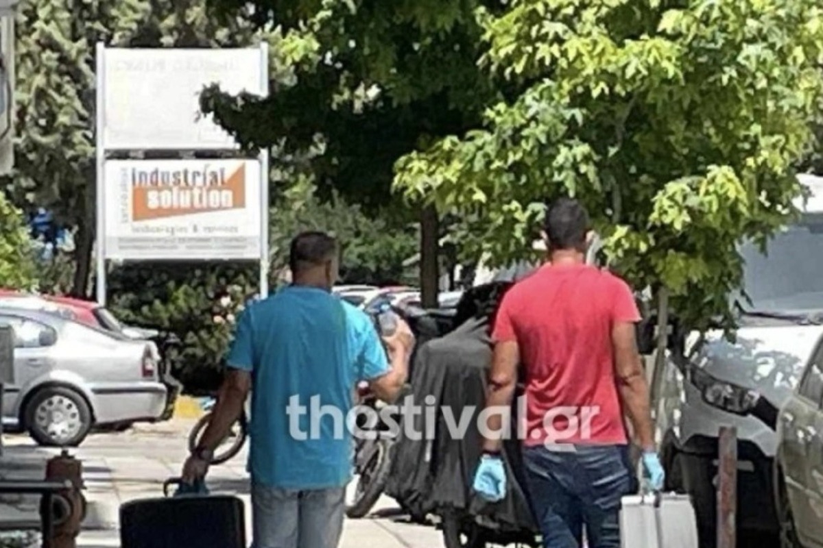 Θεσσαλονίκη: Σοκ για το άγριο έγκλημα με θύμα τον 64χρονο ‑ Έγραψε με το αίμα του στον τοίχο «παιδεραστή ‑1»