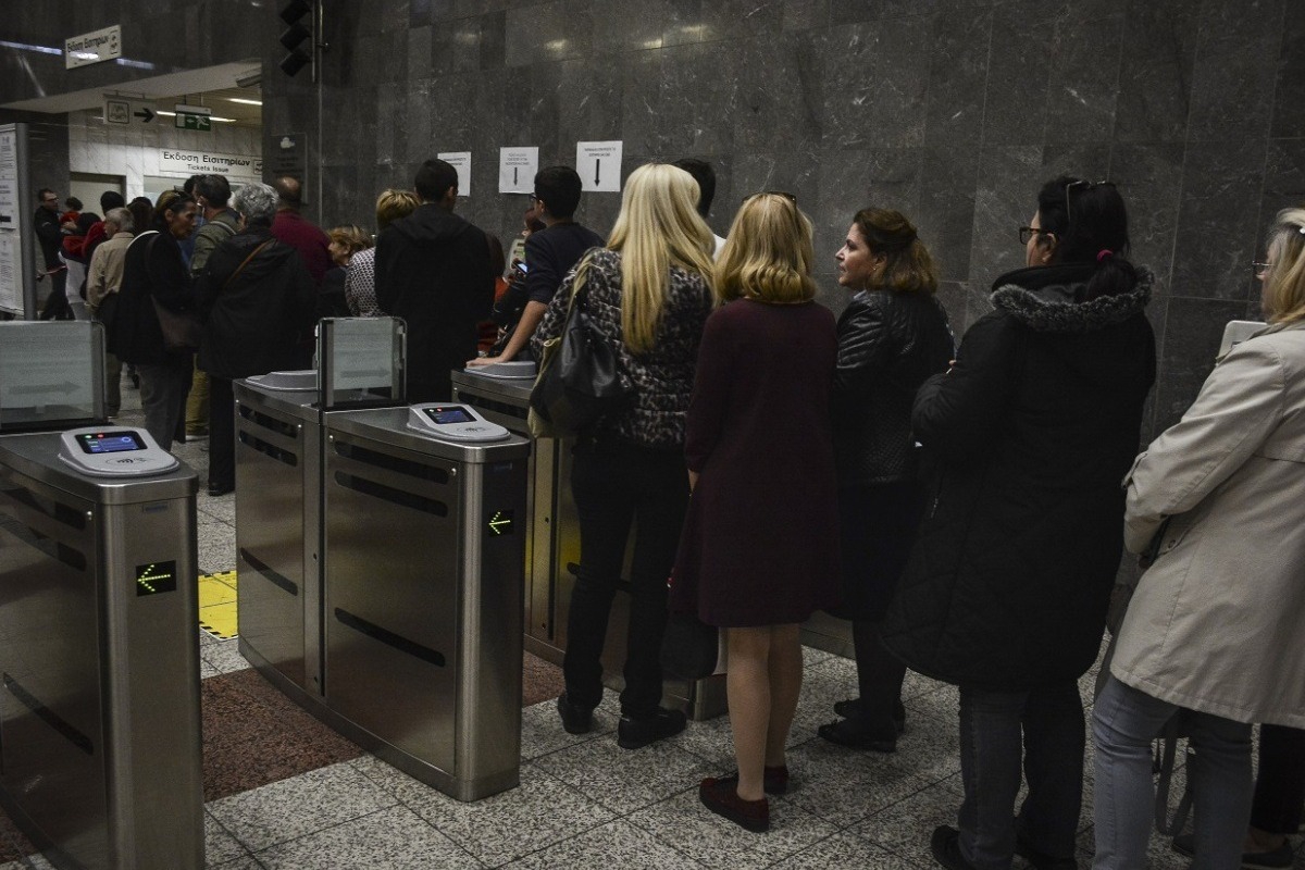 ΦΠΑ: Μόνιμα χαμηλός ο συντελεστής 13% σε τουρισμό και συγκοινωνίες